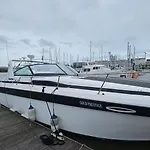 Barco Gold Prestige Marina Parque Nacoes Hotel na wodzie