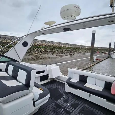 Barco Gold Prestige Marina Parque Nacoes Lisbon