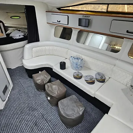 Barco Gold Prestige Marina Parque Nacoes 리스본